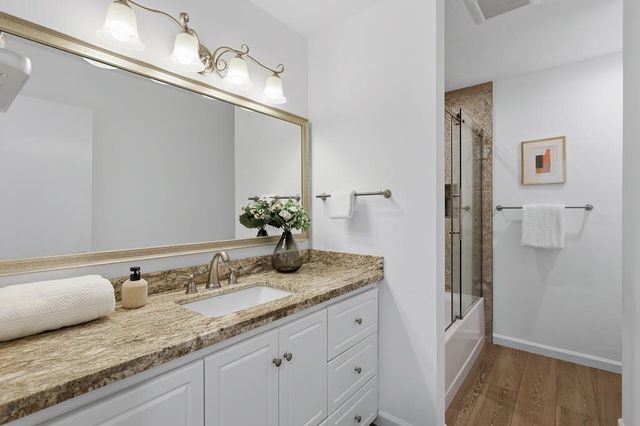 125 Connemara Way 32, Sunnyvale, CA 94087