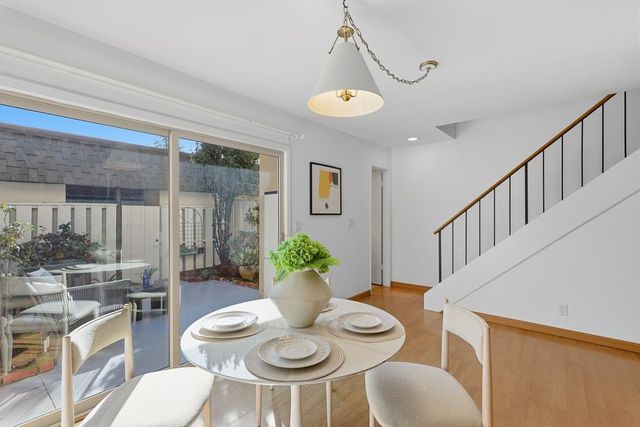 125 Connemara Way 32, Sunnyvale, CA 94087