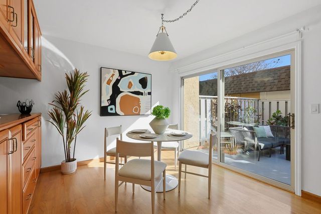 125 Connemara Way 32, Sunnyvale, CA 94087