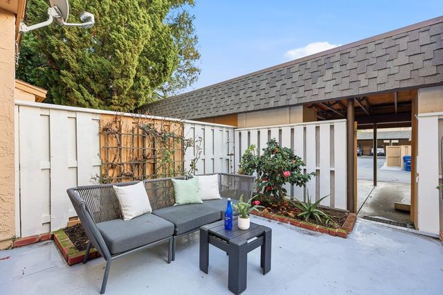 125 Connemara Way 32, Sunnyvale, CA 94087