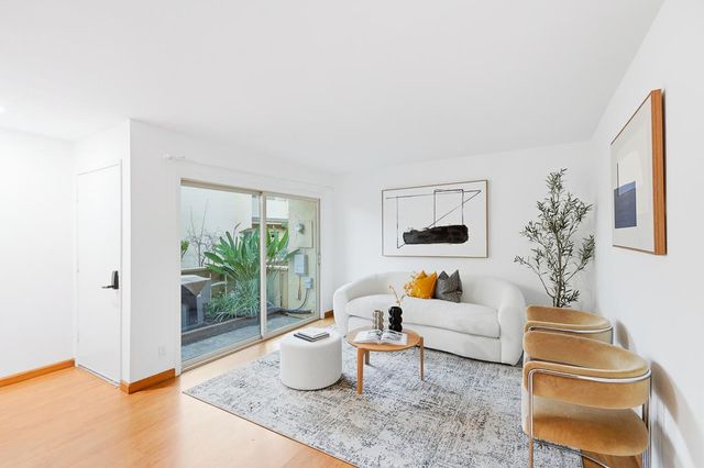 125 Connemara Way 32, Sunnyvale, CA 94087