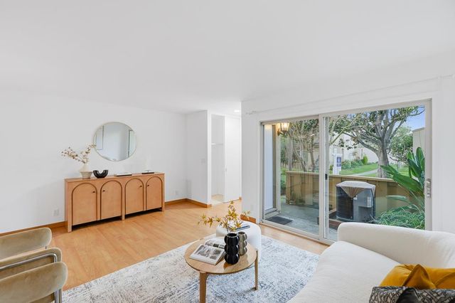 125 Connemara Way 32, Sunnyvale, CA 94087
