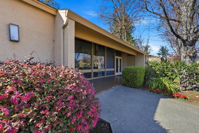 125 Connemara Way 32, Sunnyvale, CA 94087