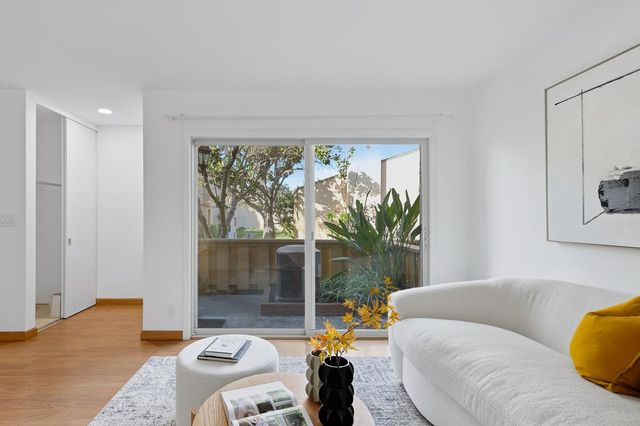 125 Connemara Way 32, Sunnyvale, CA 94087