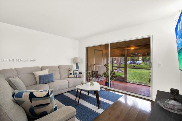 1100 SW 130th Avenue 112H, Pembroke Pines, FL 33027
