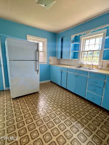 3578 West Market Street, Johnson City, TN 37604