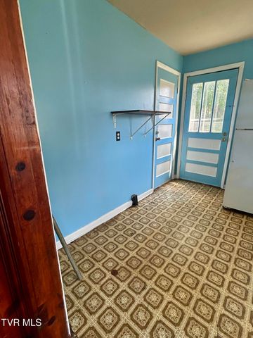 3578 West Market Street, Johnson City, TN 37604