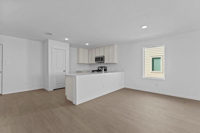 137 Alameda DR, Fredericksburg, TX 78624