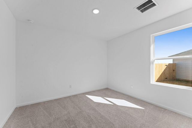 137 Alameda DR, Fredericksburg, TX 78624