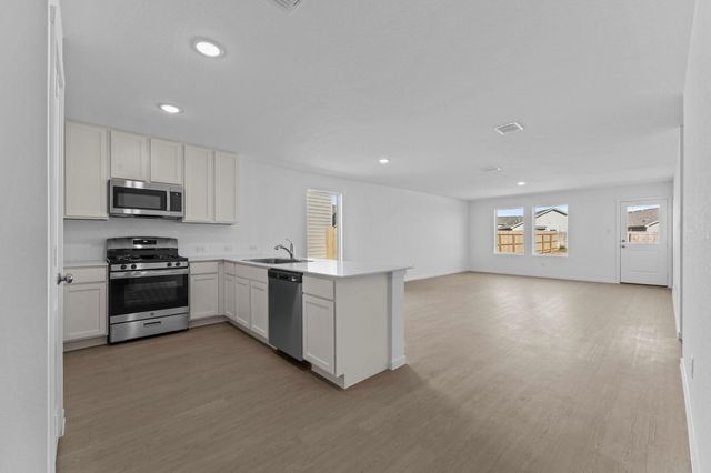 137 Alameda DR, Fredericksburg, TX 78624