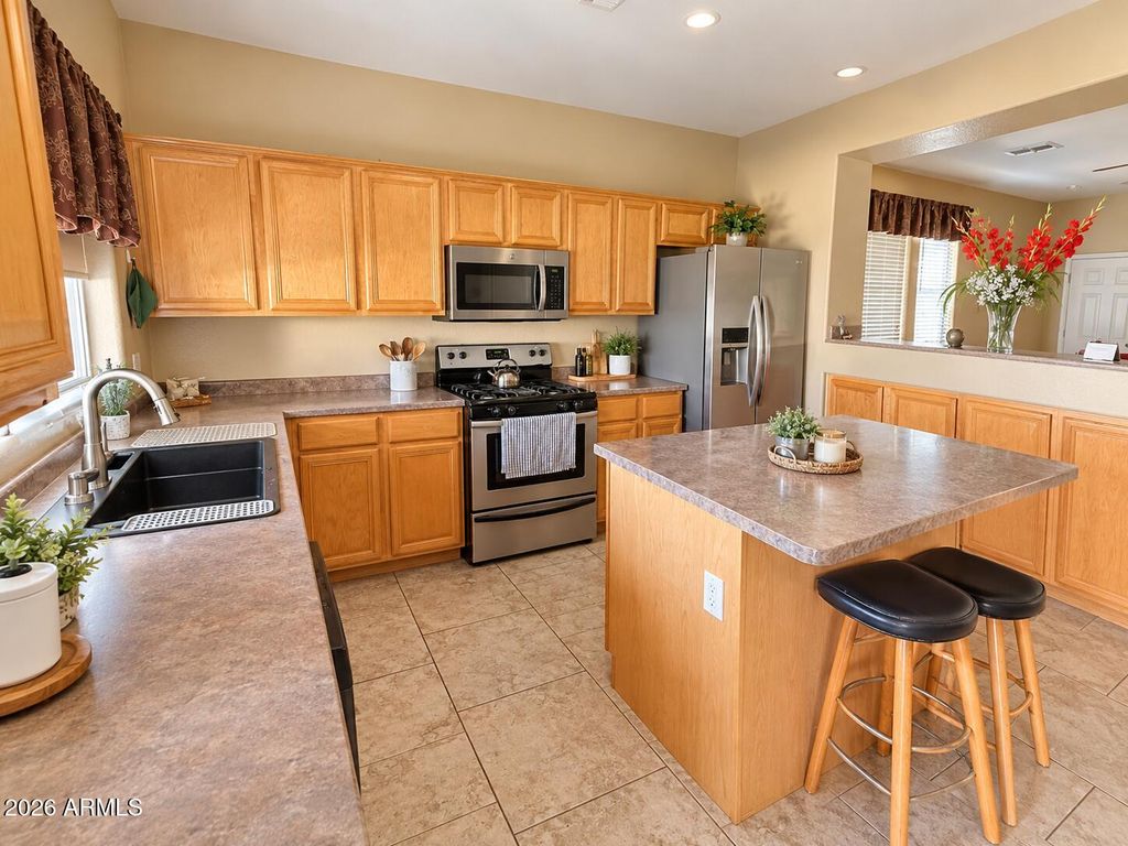 8118 W HARMONY Lane, Peoria, AZ 85382 — photo 5
