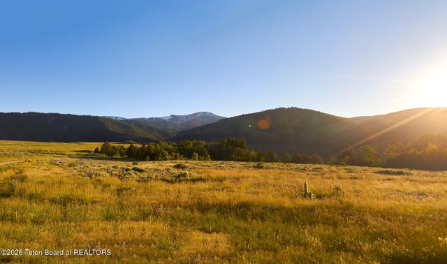 800 W ELK RIDGE Road, Jackson, WY 83001