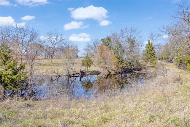 1966 County Road 2980, Windom, TX 75492