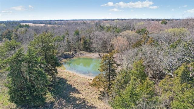 1966 County Road 2980, Windom, TX 75492