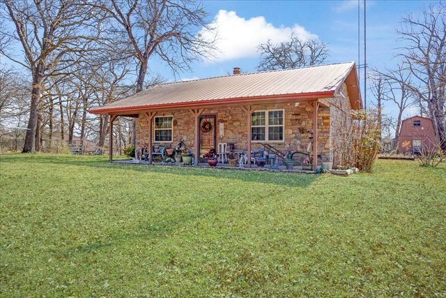 1966 County Road 2980, Windom, TX 75492