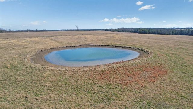 1966 County Road 2980, Windom, TX 75492