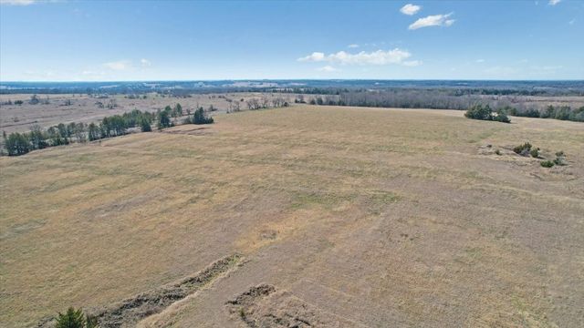 1966 County Road 2980, Windom, TX 75492