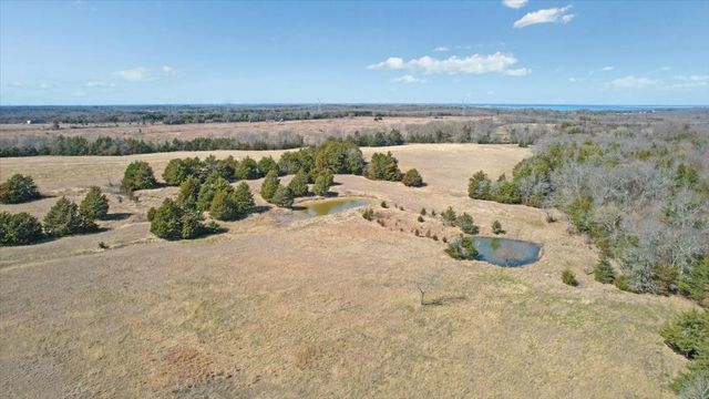 1966 County Road 2980, Windom, TX 75492