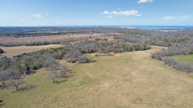 1966 County Road 2980, Windom, TX 75492