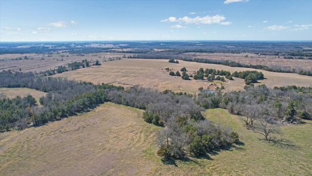 1966 County Road 2980, Windom, TX 75492