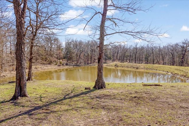 1966 County Road 2980, Windom, TX 75492