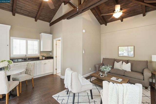 1536 Serafix Rd, Alamo, CA 94507