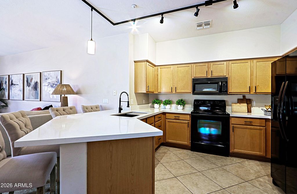 525 N MILLER Road 207, Scottsdale, AZ 85257 — exterior