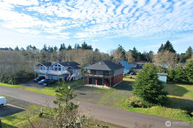 415 Olympic View Avenue NE, Ocean Shores, WA 98569