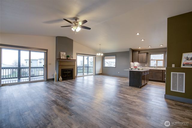 415 Olympic View Avenue NE, Ocean Shores, WA 98569