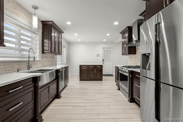 27057 Simone Street, Dearborn Heights, MI 48127
