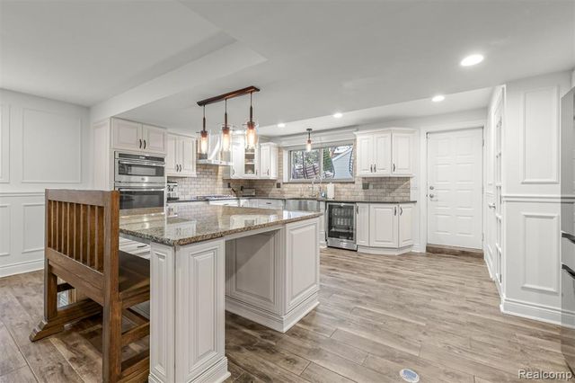 27057 Simone Street, Dearborn Heights, MI 48127