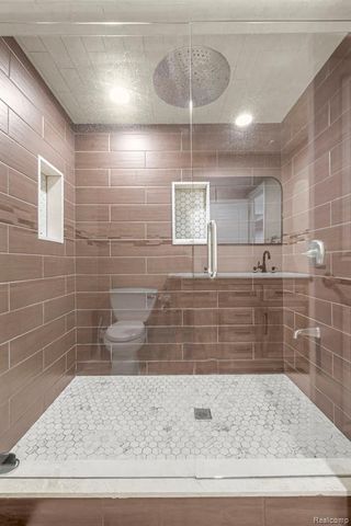 27057 Simone Street, Dearborn Heights, MI 48127