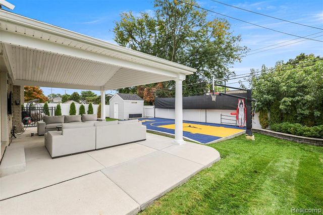 27057 Simone Street, Dearborn Heights, MI 48127