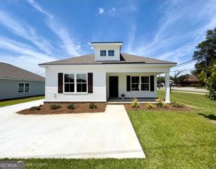 2 Roundtree Street, Statesboro, GA 30458