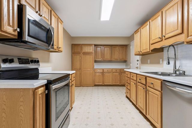 6450 York Avenue S 510, Edina, MN 55435