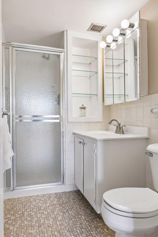 6450 York Avenue S 510, Edina, MN 55435