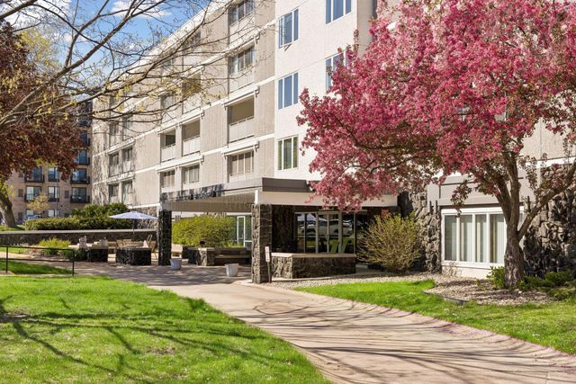 6450 York Avenue S 510, Edina, MN 55435
