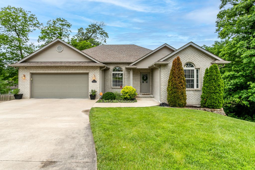 613 ADENS WOODS CT, Columbia, MO 65201