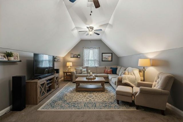 4638 Fairvue Farm Blvd, Bowling Green, KY 42104