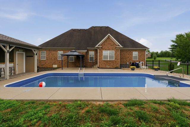 4638 Fairvue Farm Blvd, Bowling Green, KY 42104
