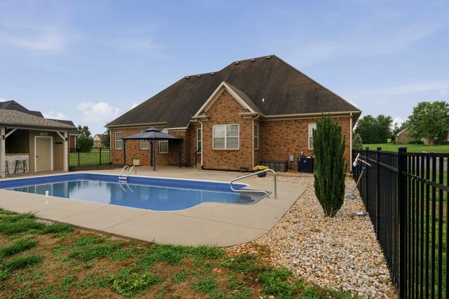 4638 Fairvue Farm Blvd, Bowling Green, KY 42104