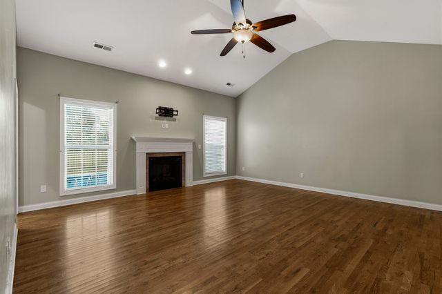 4638 Fairvue Farm Blvd, Bowling Green, KY 42104