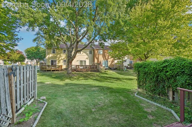 36517 Park Place Drive, Sterling Heights, MI 48310