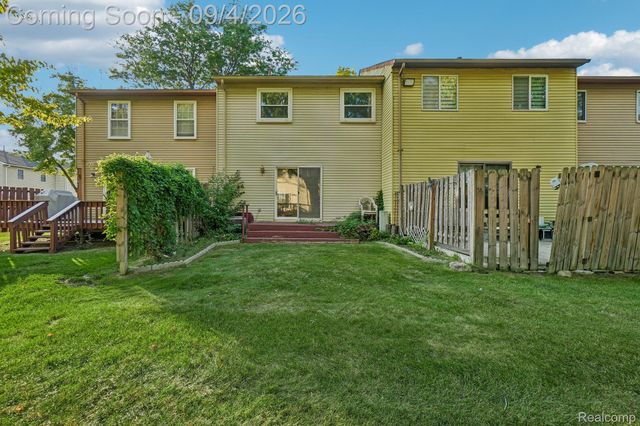 36517 Park Place Drive, Sterling Heights, MI 48310