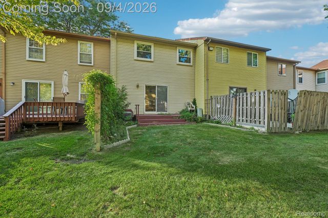 36517 Park Place Drive, Sterling Heights, MI 48310