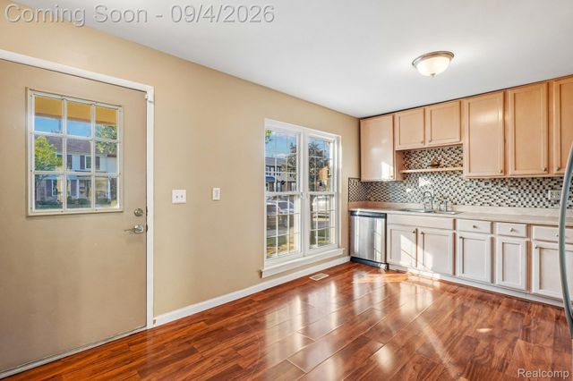 36517 Park Place Drive, Sterling Heights, MI 48310