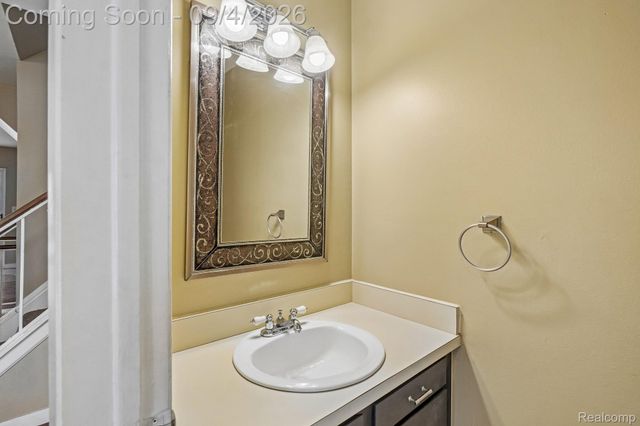 36517 Park Place Drive, Sterling Heights, MI 48310