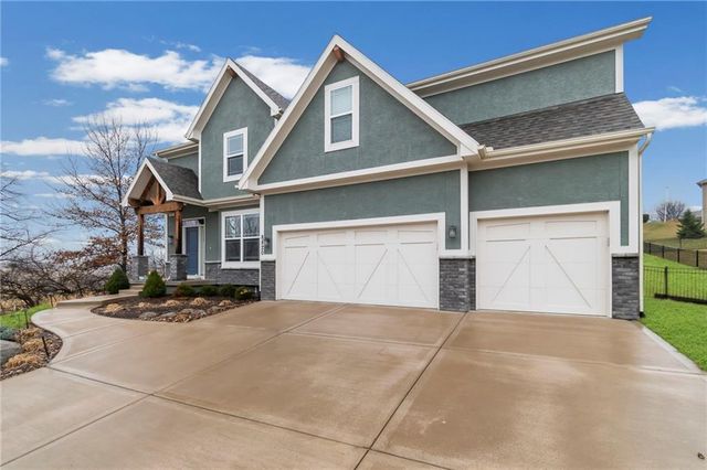 8820 NE 94th Street, Kansas City, MO 64157