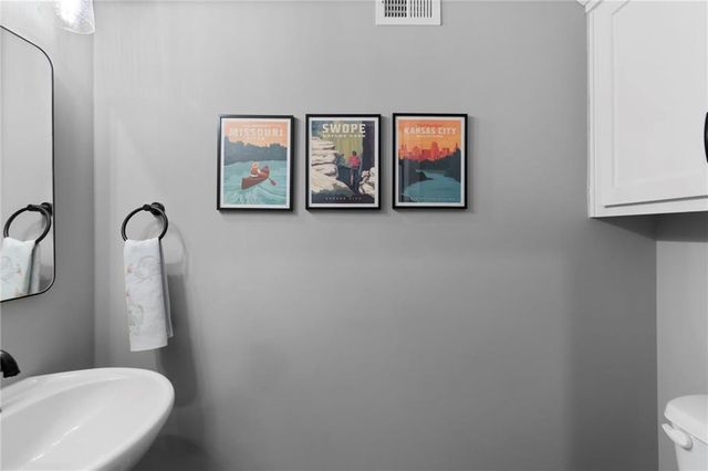 8820 NE 94th Street, Kansas City, MO 64157