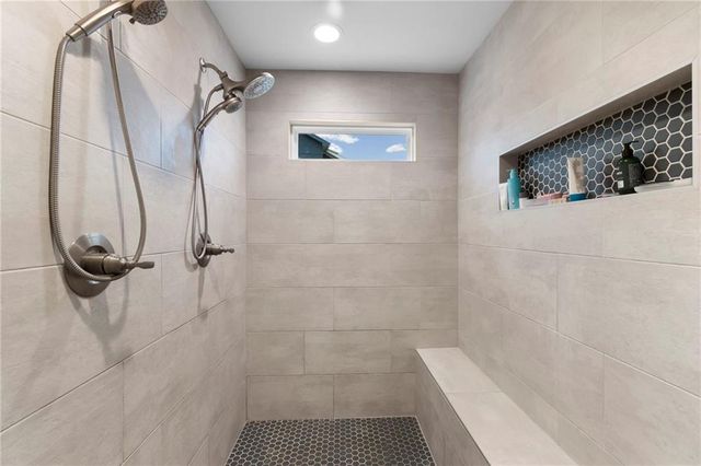 8820 NE 94th Street, Kansas City, MO 64157